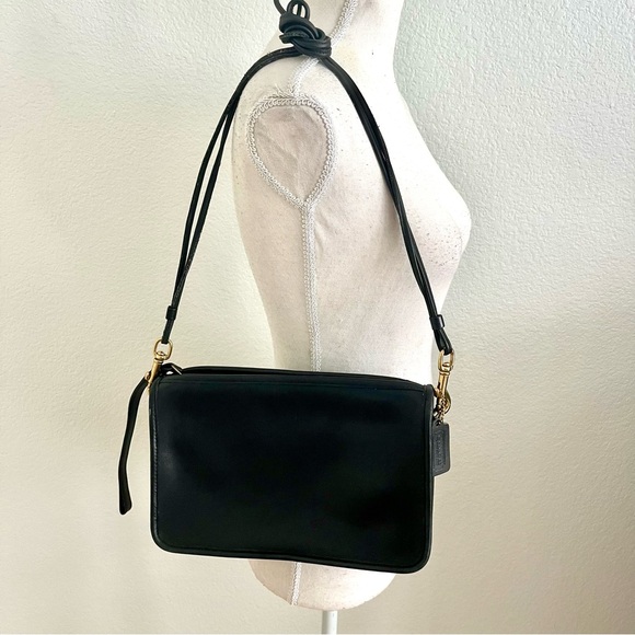 Coach Black Leather Shoulder Bag or  Wristlet with Modern Design - Picture 5 of 12